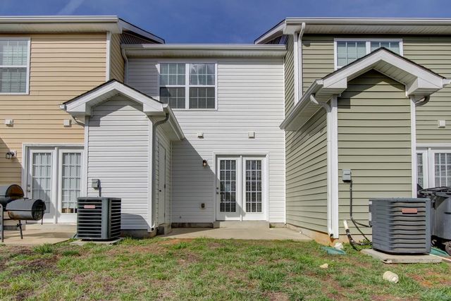 322 Sam Houston Cir, Clarksville, TN 37040