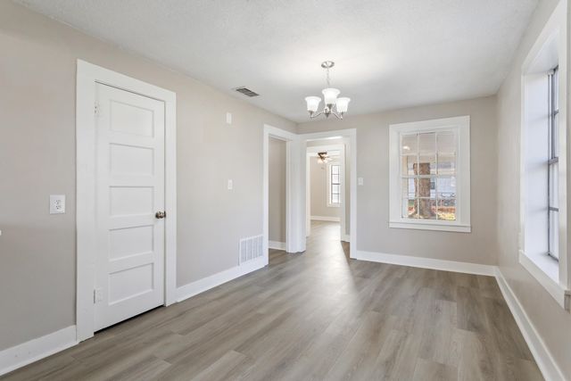 411 N COLLEGE, Lindale, TX 75771