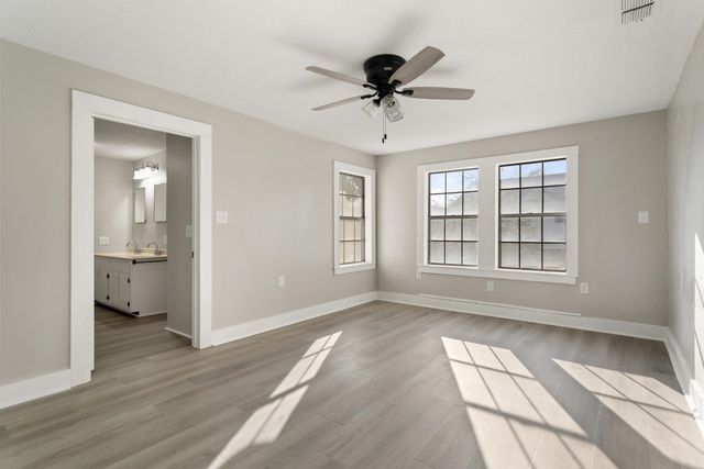 411 N COLLEGE, Lindale, TX 75771