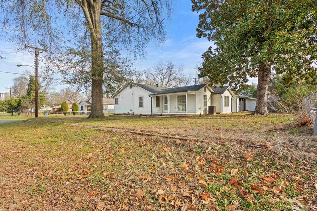 411 N COLLEGE, Lindale, TX 75771