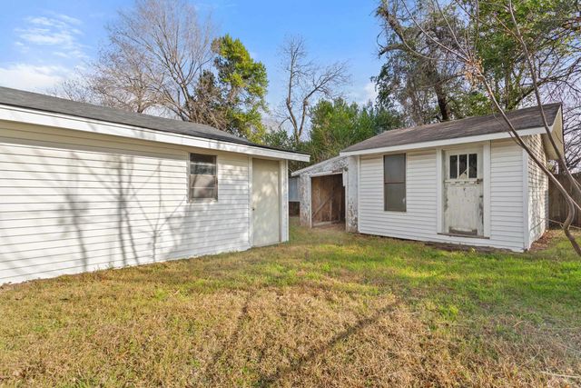 411 N COLLEGE, Lindale, TX 75771