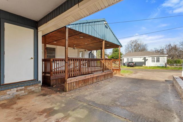 411 N COLLEGE, Lindale, TX 75771