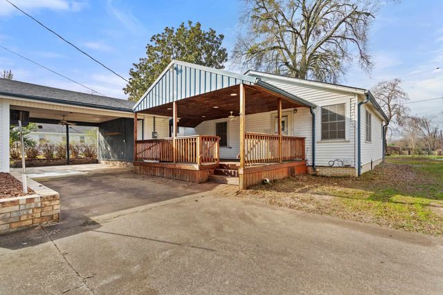411 N COLLEGE, Lindale, TX 75771