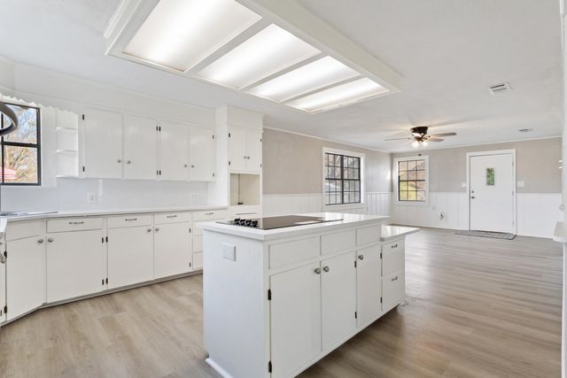 411 N COLLEGE, Lindale, TX 75771