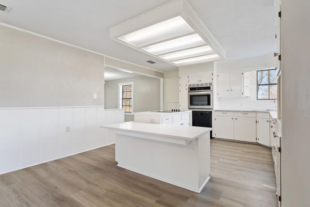 411 N COLLEGE, Lindale, TX 75771