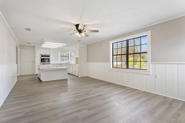 411 N COLLEGE, Lindale, TX 75771