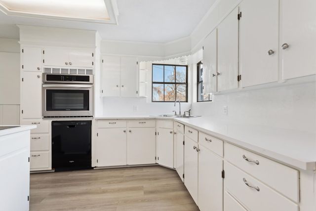 411 N COLLEGE, Lindale, TX 75771