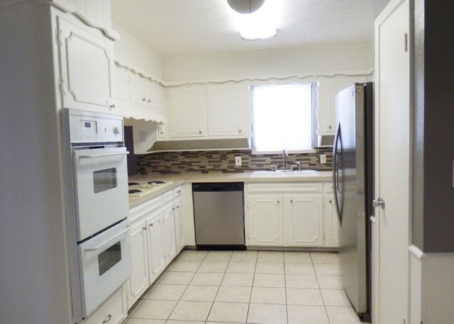 1028 Ridgefield Drive, Plano, TX 75075