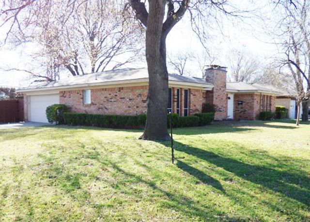 1028 Ridgefield Drive, Plano, TX 75075