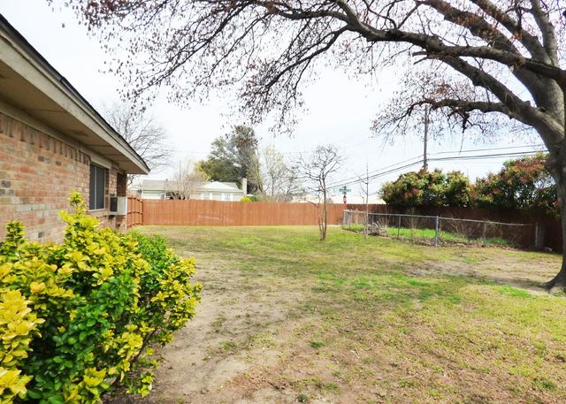 1028 Ridgefield Drive, Plano, TX 75075