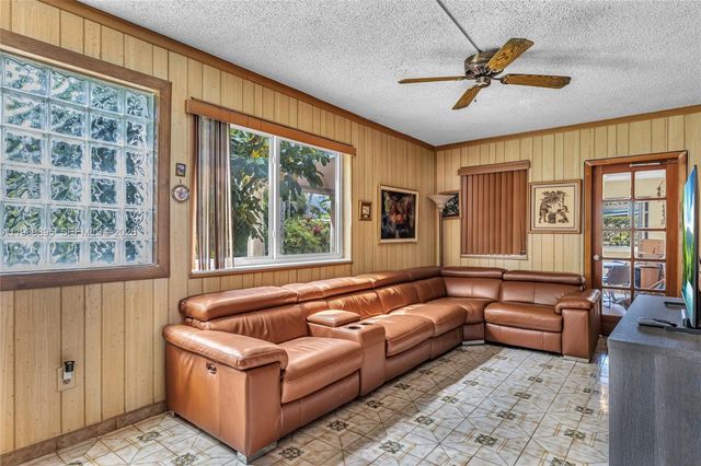 5660 W 13th Ct, Hialeah, FL 33012