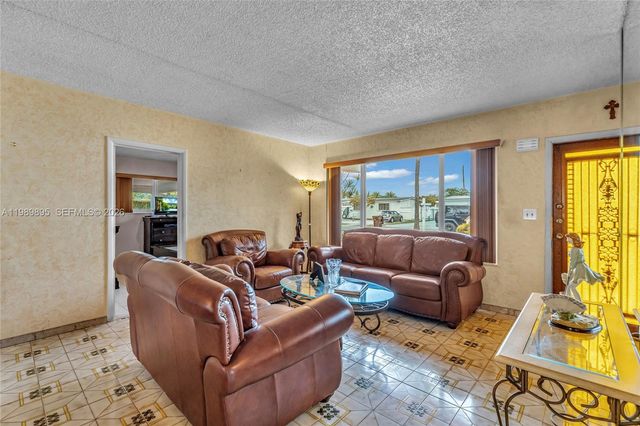 5660 W 13th Ct, Hialeah, FL 33012