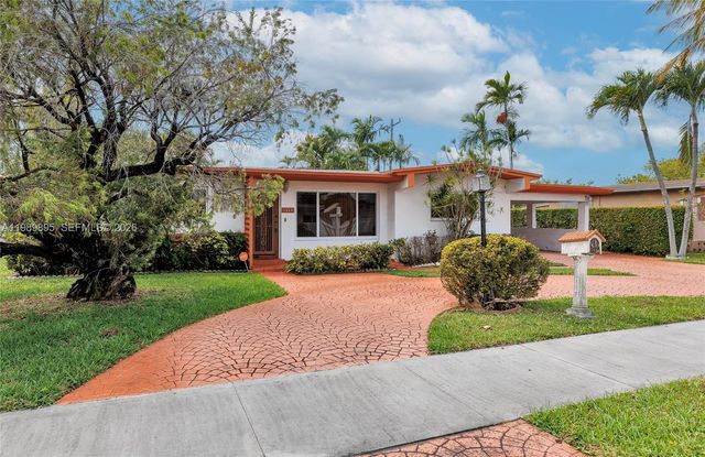 5660 W 13th Ct, Hialeah, FL 33012