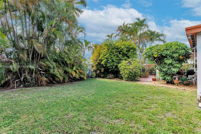 5660 W 13th Ct, Hialeah, FL 33012