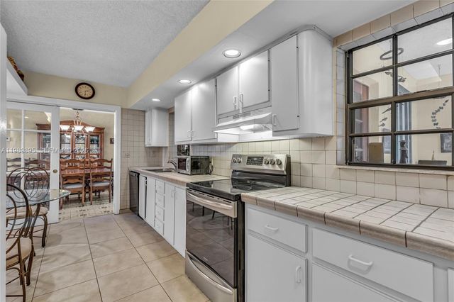 5660 W 13th Ct, Hialeah, FL 33012