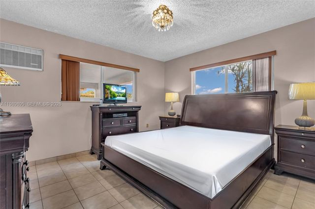 5660 W 13th Ct, Hialeah, FL 33012