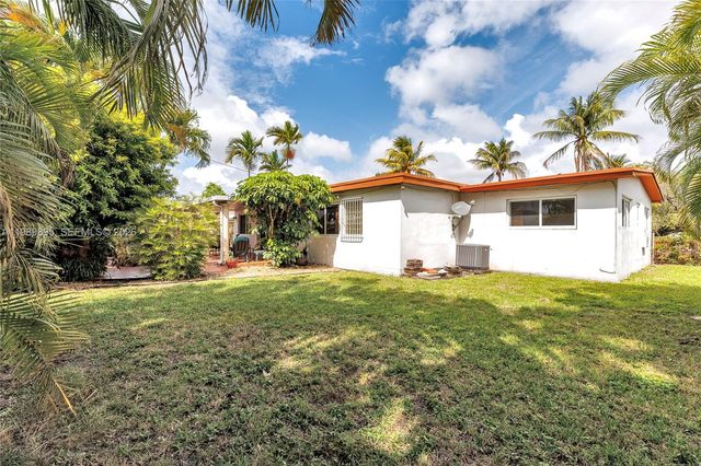 5660 W 13th Ct, Hialeah, FL 33012