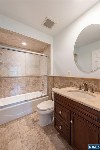 100 Rea Avenue, Hawthorne, NJ 07506