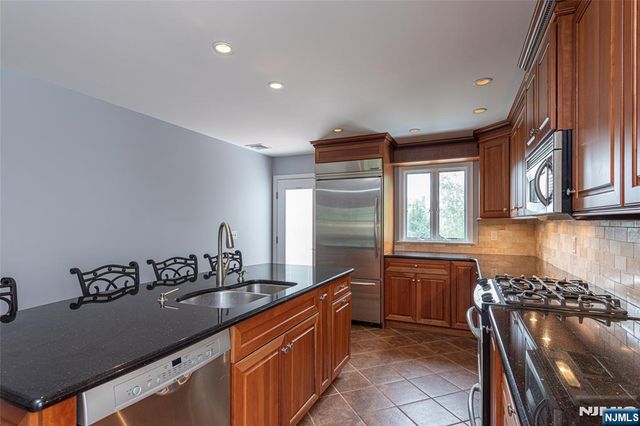 100 Rea Avenue, Hawthorne, NJ 07506