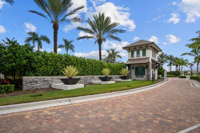 4837 Chantilly Road, Lake Worth, FL 33467