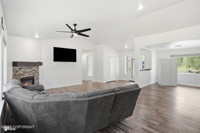 6141 N Snowflower Lane, Palmer, AK 99645