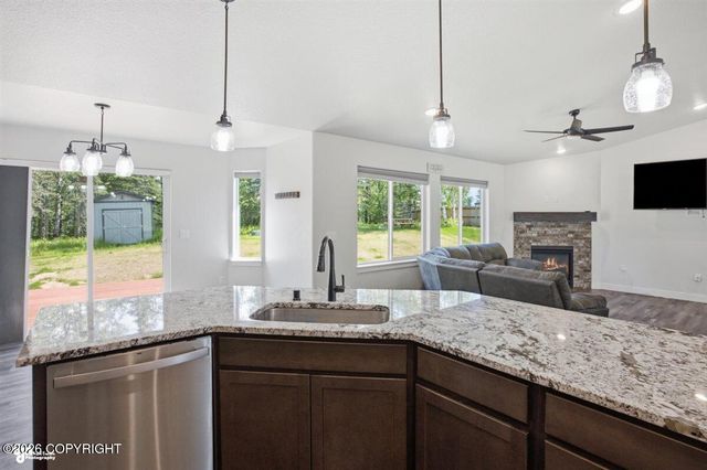 6141 N Snowflower Lane, Palmer, AK 99645
