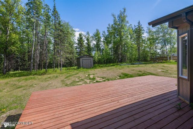 6141 N Snowflower Lane, Palmer, AK 99645