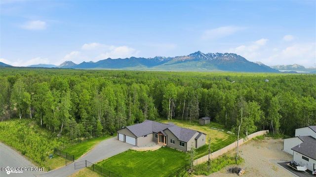 6141 N Snowflower Lane, Palmer, AK 99645
