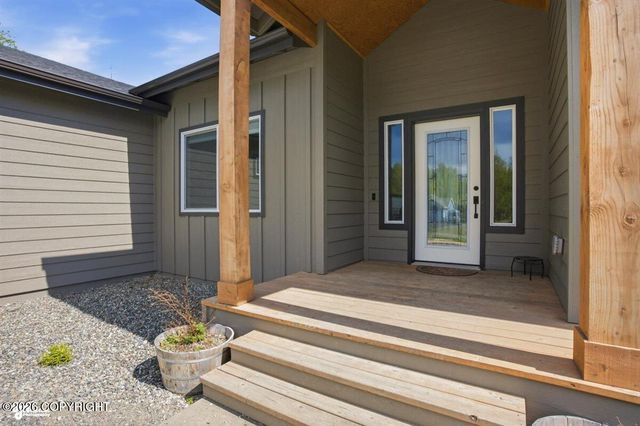 6141 N Snowflower Lane, Palmer, AK 99645