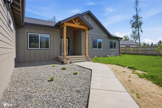 6141 N Snowflower Lane, Palmer, AK 99645