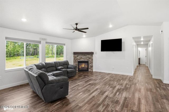 6141 N Snowflower Lane, Palmer, AK 99645