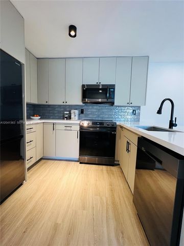 1900 Meridian Avenue 306, Miami Beach, FL 33139