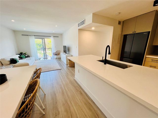 1900 Meridian Avenue 306, Miami Beach, FL 33139