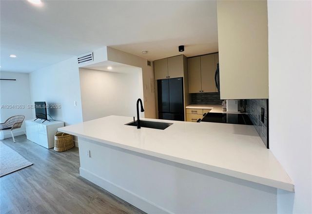 1900 Meridian Avenue 306, Miami Beach, FL 33139