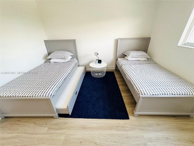 1900 Meridian Avenue 306, Miami Beach, FL 33139