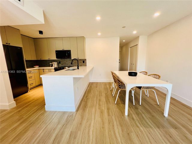 1900 Meridian Avenue 306, Miami Beach, FL 33139