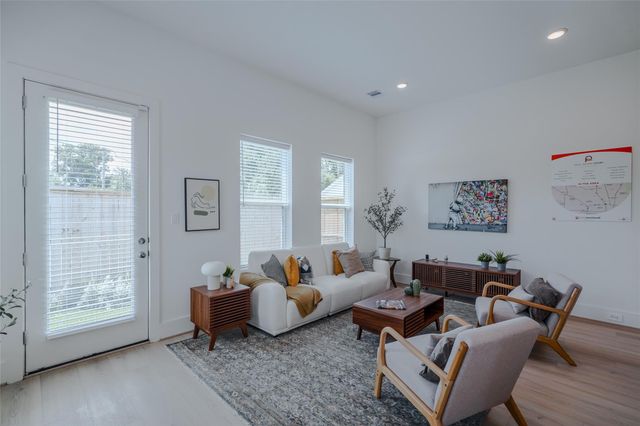 862 Paul Quinn Street C, Houston, TX 77091