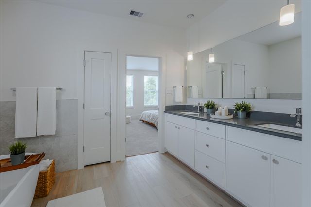 862 Paul Quinn Street C, Houston, TX 77091