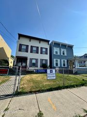 4 Aiken Avenue, Rensselaer, NY 12144