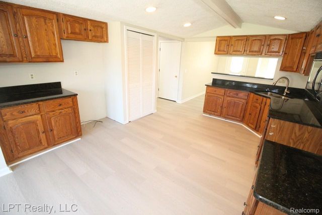 41175 Justin Drive, Clinton Charter Township, MI 48038