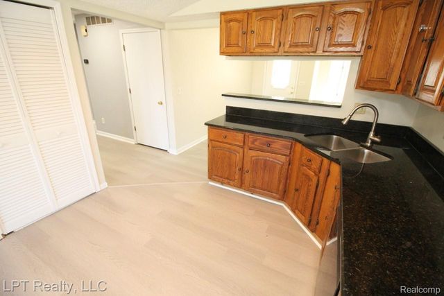 41175 Justin Drive, Clinton Charter Township, MI 48038