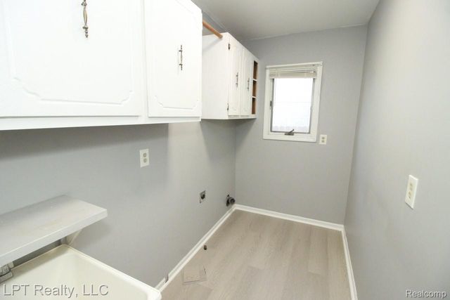 41175 Justin Drive, Clinton Charter Township, MI 48038