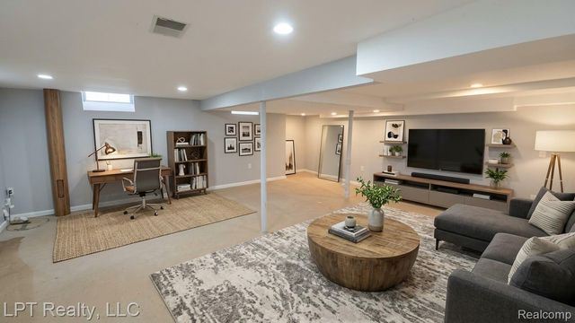 41175 Justin Drive, Clinton Charter Township, MI 48038