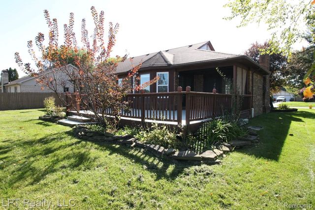 41175 Justin Drive, Clinton Charter Township, MI 48038