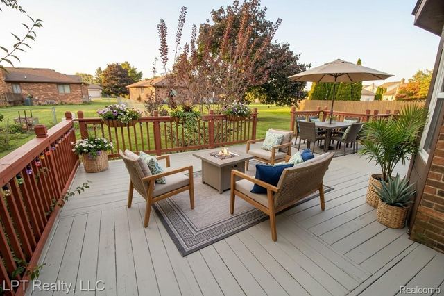 41175 Justin Drive, Clinton Charter Township, MI 48038