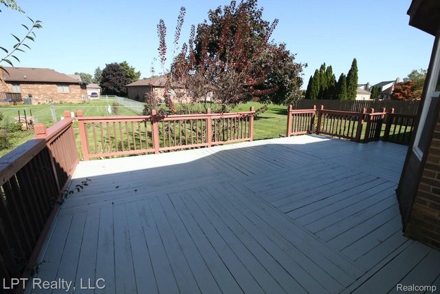 41175 Justin Drive, Clinton Charter Township, MI 48038