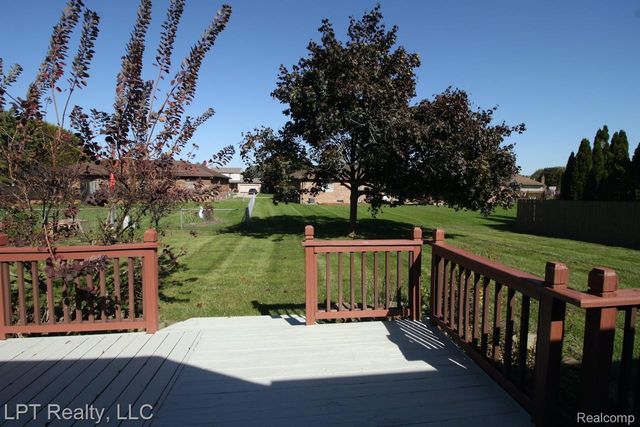 41175 Justin Drive, Clinton Charter Township, MI 48038