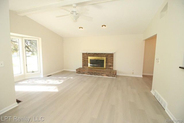 41175 Justin Drive, Clinton Charter Township, MI 48038