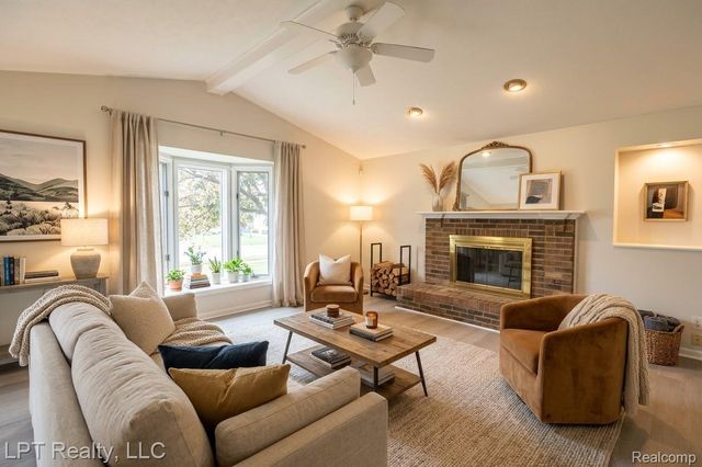 41175 Justin Drive, Clinton Charter Township, MI 48038