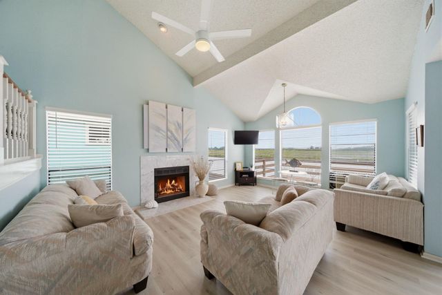 215 Redfish Drive, Freeport, TX 77541